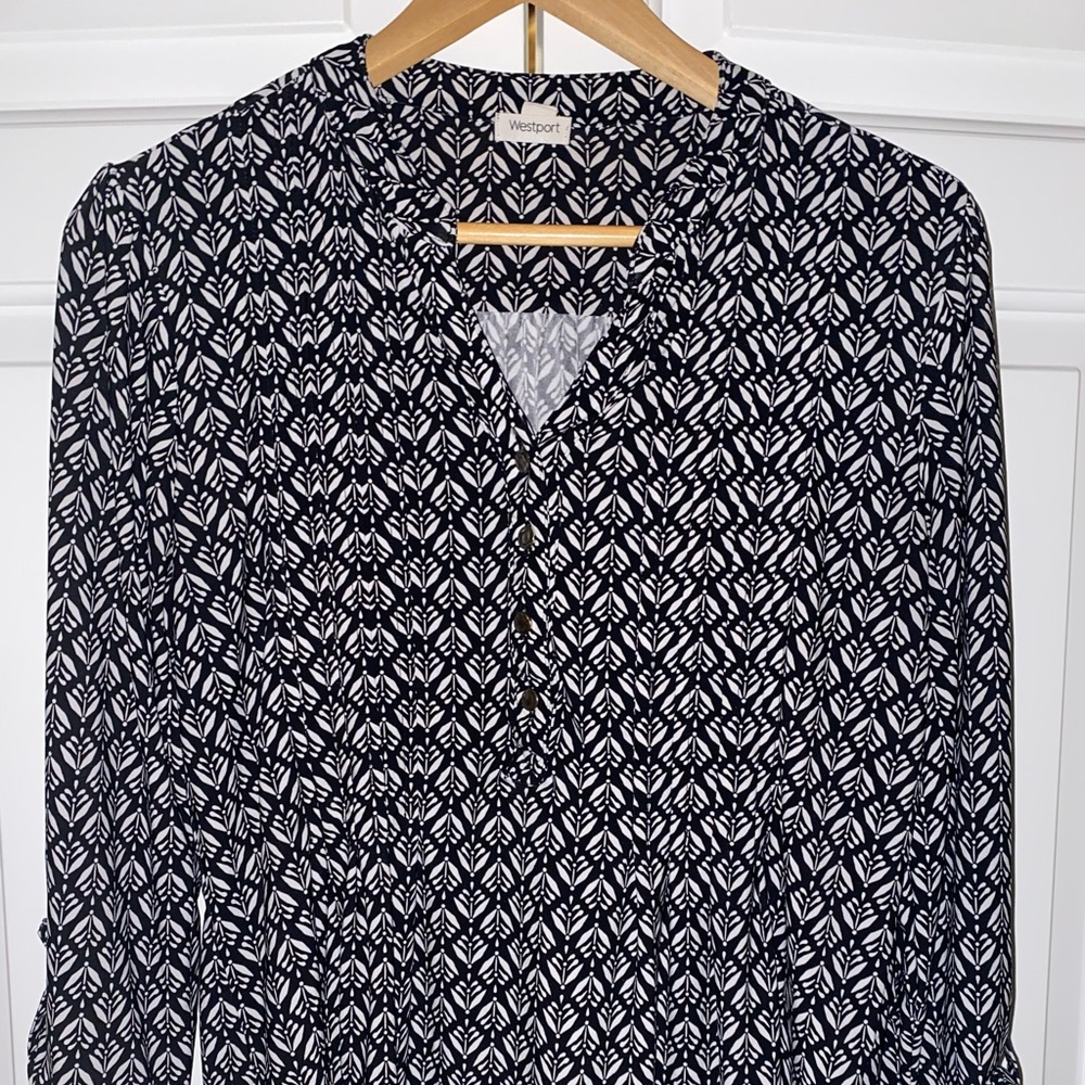 Black and White Comfortable Blouse